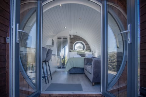 Apartment (1 Bedroom) | Iron/ironing board, free WiFi, bed sheets