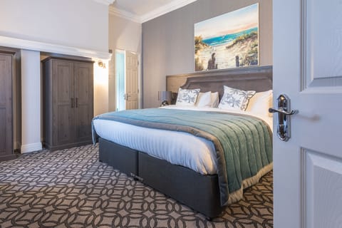 Fitzwilliam Suite - 3 Bedroom Suite | Egyptian cotton sheets, premium bedding, pillowtop beds, desk