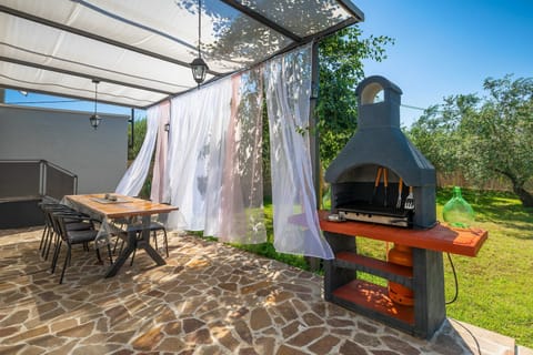 House (Two Bedroom Holiday Home with Terrace) | Terrace/patio