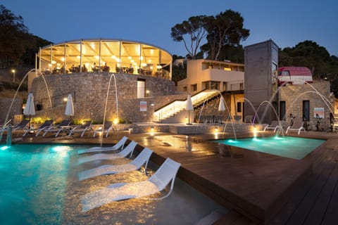 Seasonal outdoor pool