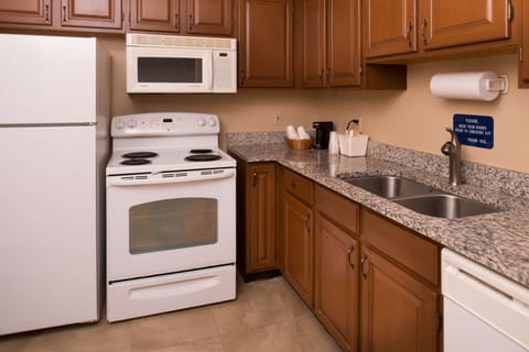 Suite, Multiple Beds, Non Smoking, Kitchen | Blackout drapes, iron/ironing board, Internet, bed sheets