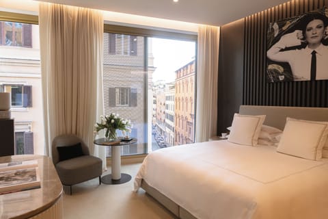 Minibar, in-room safe, desk, laptop workspace