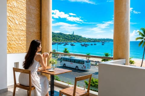 Luxury Apartment | Balcony