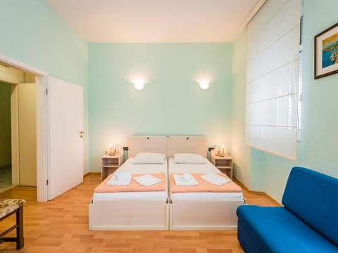 12 bedrooms, free WiFi