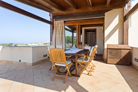 Apartment | Terrace/patio