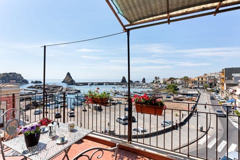 Apartment | Terrace/patio