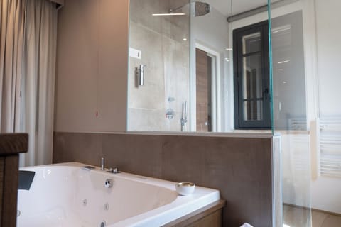 Room, Poolside (Romantic Junior Suite) | Premium bedding, pillowtop beds, minibar, in-room safe