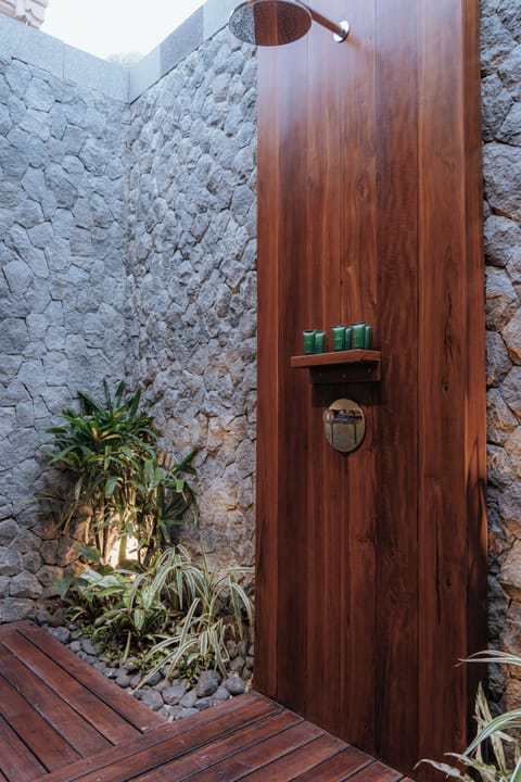 Elevate Palace | Bathroom | Hair dryer, bathrobes, slippers