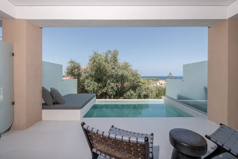 Luxury Studio Suite, 1 King Bed with Sofa bed, Private Pool | Terrace/patio