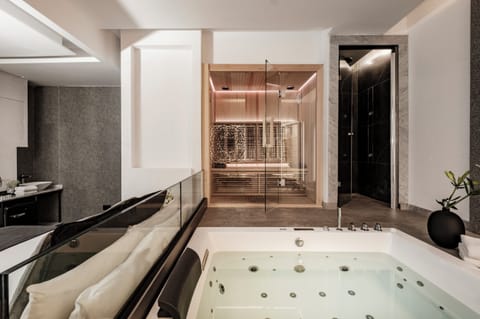 SPA Suite | Premium bedding, minibar, in-room safe, individually decorated