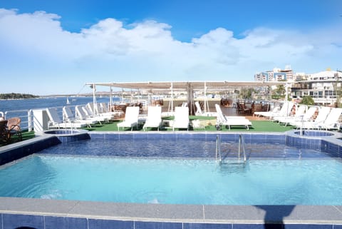 Outdoor pool, sun loungers