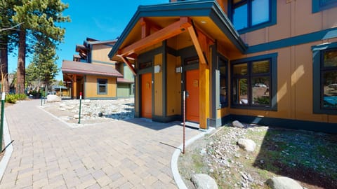 Condo, 2 Bedrooms | Exterior