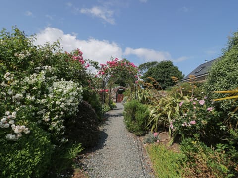 Cottage | Property grounds