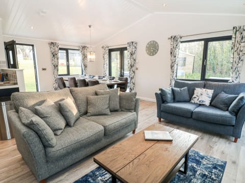 Cottage | Living room | TV, video-game console