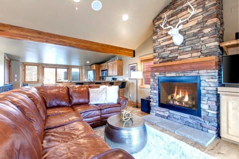 Villa, 3 Bedrooms (Hot Tub, Sleeps 11 (PNF-860)) | Living area | TV