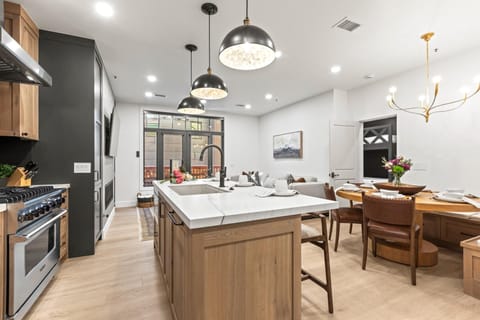 Condo, 2 Bedrooms, Ground Floor (HotTub, Ski-In/Out (LLC-103)) | Private kitchen | Fridge, microwave, oven, stovetop