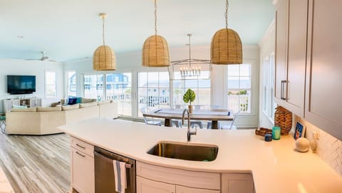House, 5 Bedrooms | Interior