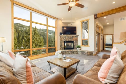 Condo, 3 Bedrooms | Living room | TV