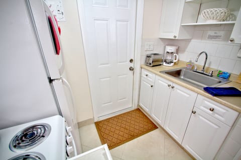 Studio King | Private kitchen | Fridge, microwave, oven, stovetop