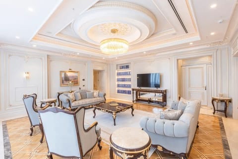 Presidential Suite with Balcony, Canal View | Minibar, in-room safe, desk, iron/ironing board
