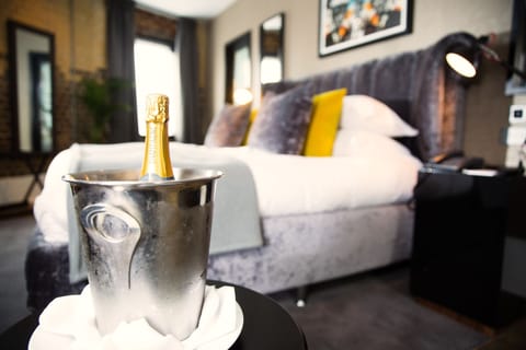 Hypo-allergenic bedding, in-room safe, desk, iron/ironing board