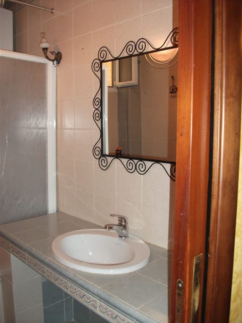 Hair dryer, bathrobes, bidet, towels