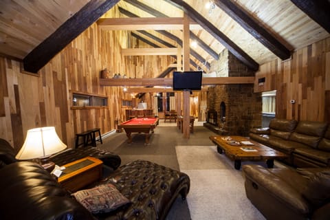 Signature Suite, Non Smoking, Hot Tub | Living area | LCD TV