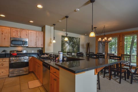 Studio (4 Bedrooms) | Property amenity