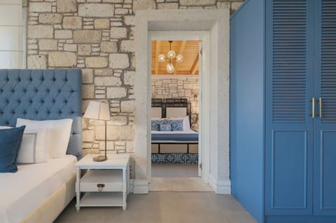 Family Suite | Egyptian cotton sheets, premium bedding, minibar, in-room safe