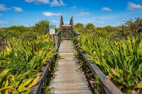 House (Seascape Family Beach Retreat) | Exterior