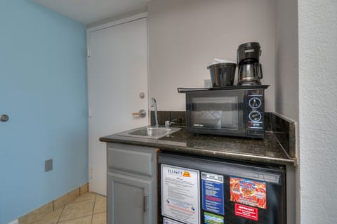 Studio, 2 Queen Beds, Balcony, Oceanfront (604B) | Private kitchenette | Fridge, microwave, coffee/tea maker, toaster