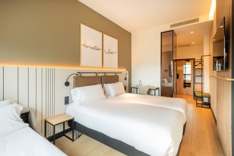 Superior Room | In-room safe, desk, laptop workspace, soundproofing