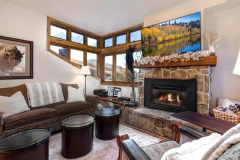 Townhome, 3 Bedrooms (Hot Tub, Sleeps 8 (POA-504B)) | Living area | TV, fireplace, DVD player