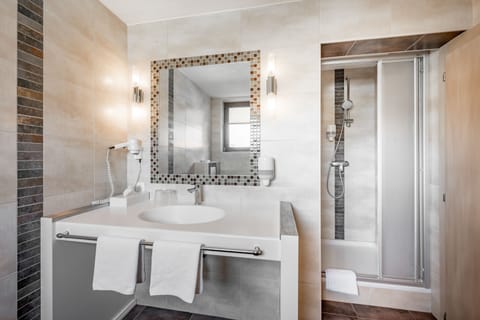 Double Room | Bathroom | Shower, hair dryer, towels, soap