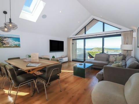 Cottage | Living area