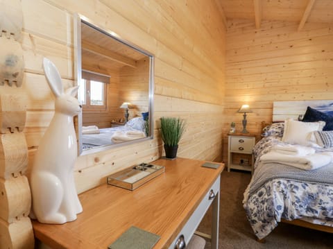 Cottage | 2 bedrooms, WiFi (free), individually decorated, individually furnished