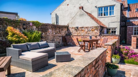 Cottage | Balcony