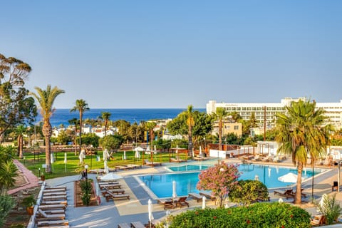 Minibar, desk, free WiFi, bed sheets