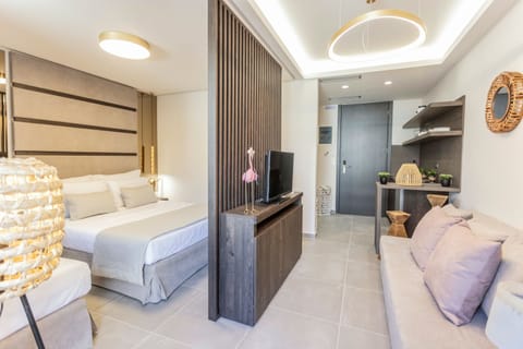 Memory foam beds, in-room safe, iron/ironing board, free WiFi