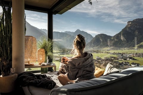 Sauna, steam room, body treatments, hot stone massages, Swedish massages