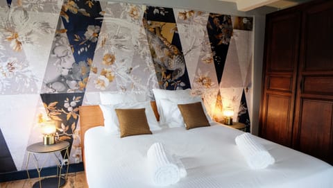 The Sequel | Free WiFi, bed sheets