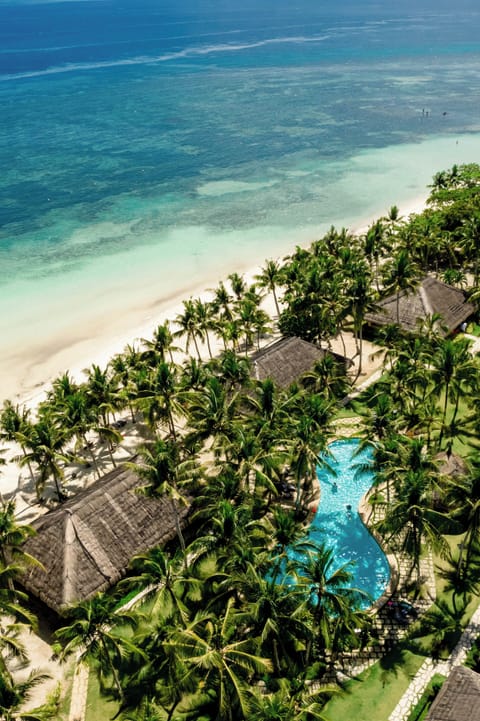 2 outdoor pools, sun loungers