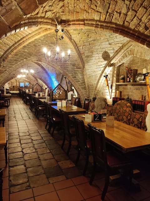 2 restaurants; breakfast, lunch, dinner, and brunch served