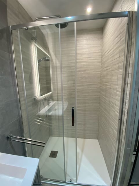 House | Bathroom | Shower, hair dryer, towels