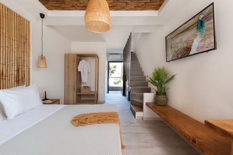 Standard Suite | Premium bedding, memory foam beds, minibar, in-room safe