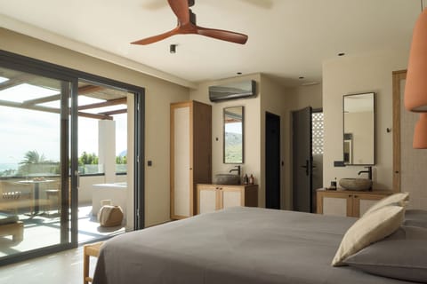 Deluxe Double or Twin Room, Hot Tub, Sea View | In-room safe, laptop workspace, blackout drapes, soundproofing