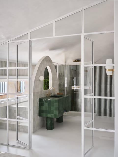 Infinito Suite with Sea view and Terrace | Bathroom | Rainfall showerhead, free toiletries, hair dryer, bathrobes