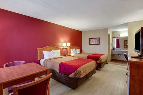 Premium bedding, down comforters, individually furnished, desk