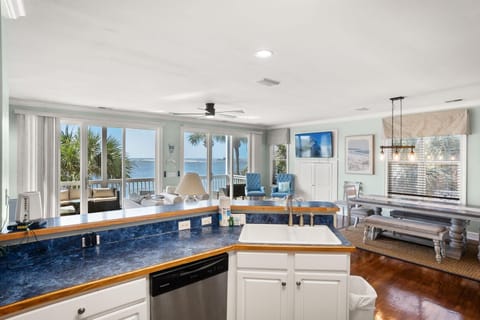 House, Multiple Beds, Balcony, Ocean View | Interior