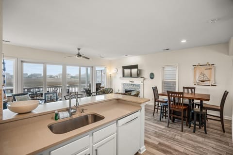 House, Multiple Beds, Balcony, Ocean View | Interior